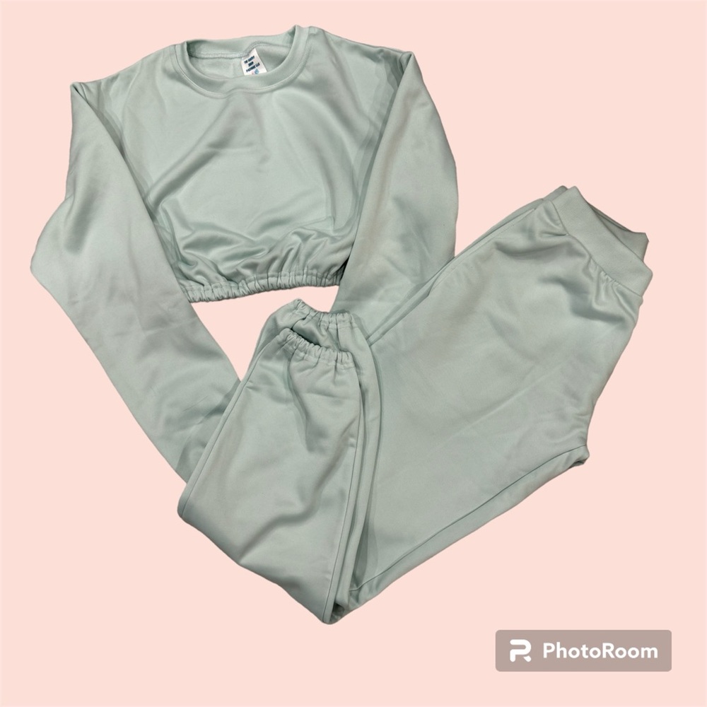 2 piece Women’s crop top and jogger sweatsuit polyester fleece sage outfit